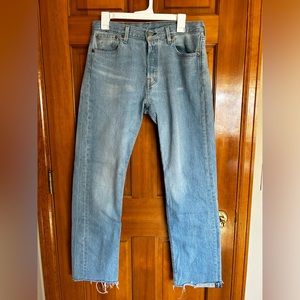 Cutoff Levi Jeans